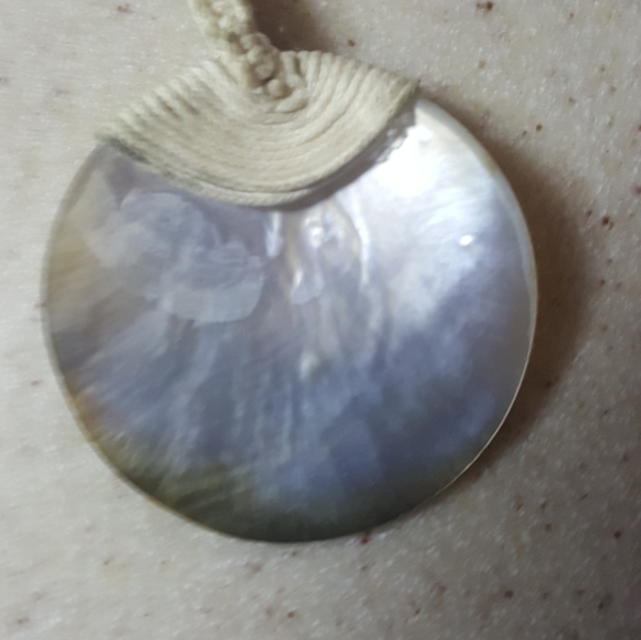 Gorgeous mother of pearl pendant with starfish - Picture 7 of 8